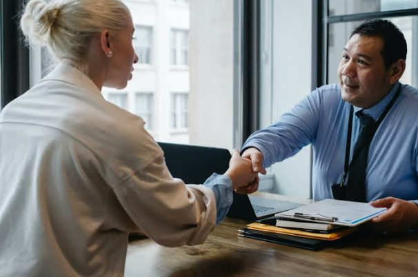 How Small Business Buyers Vet a Company Before Signing Anything
